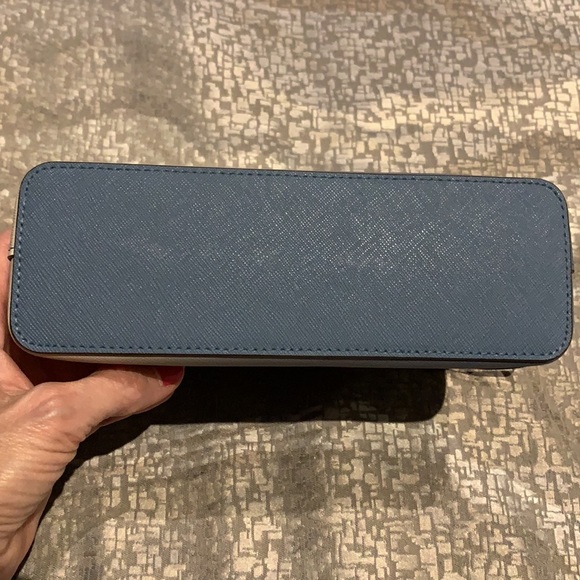 NWT DKNY Bryant Cosmetic Case 🔥 - Picture 5 of 5